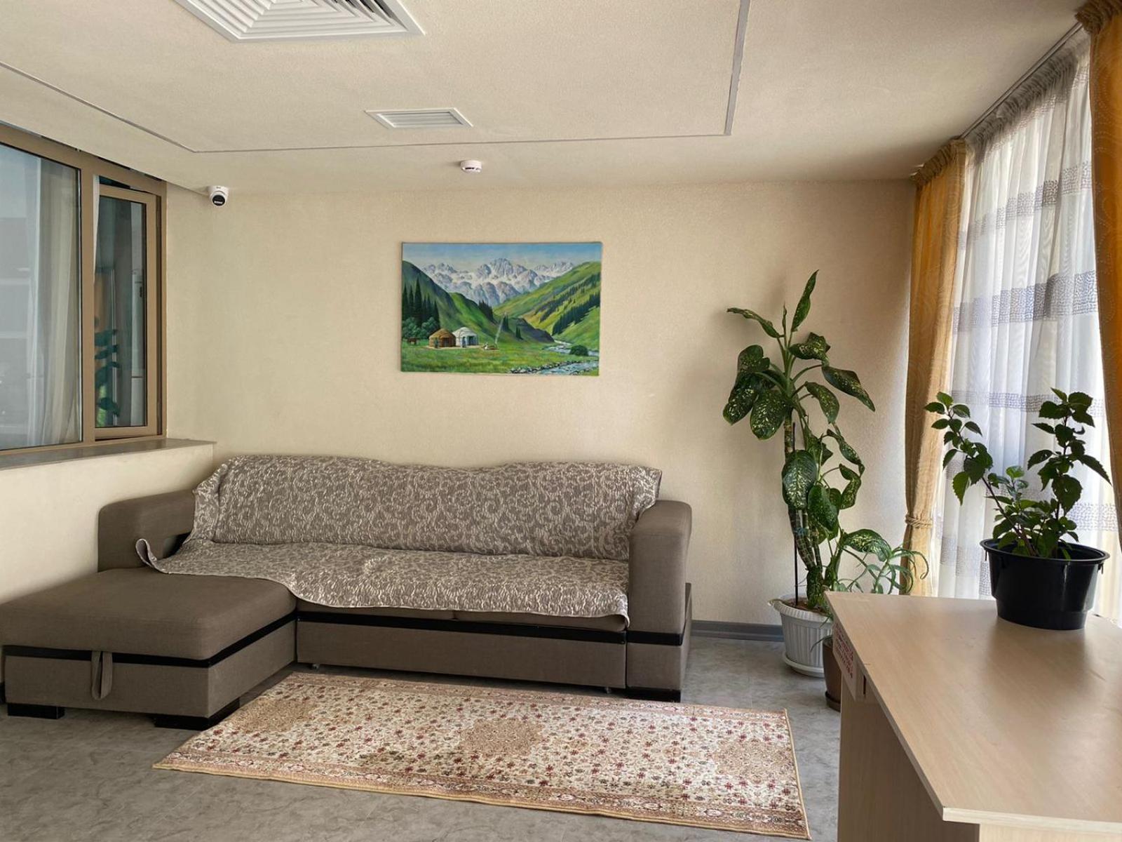Aq Capsule Hostel Алма Ата Екстериор снимка