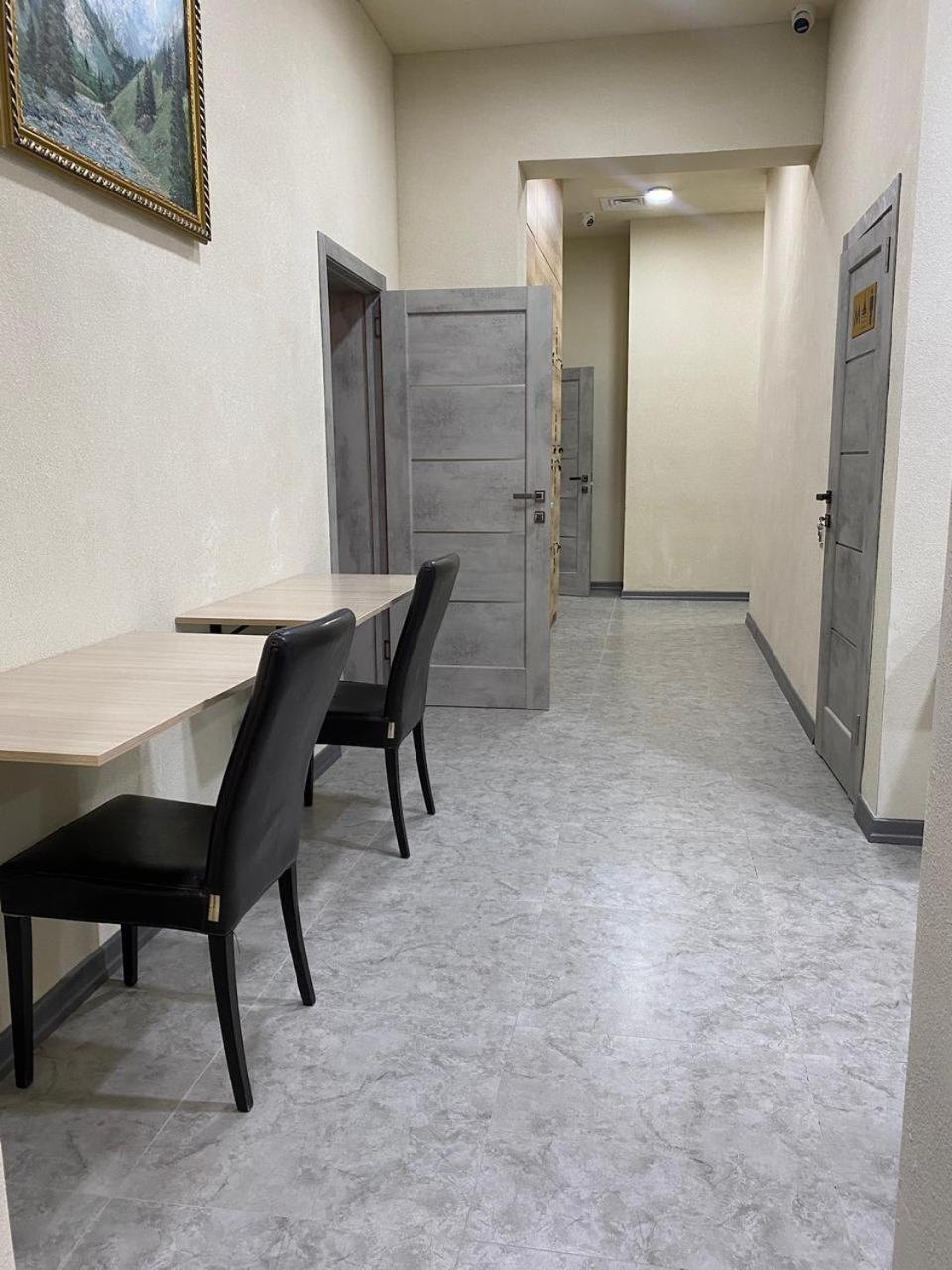 Aq Capsule Hostel Алма Ата Екстериор снимка