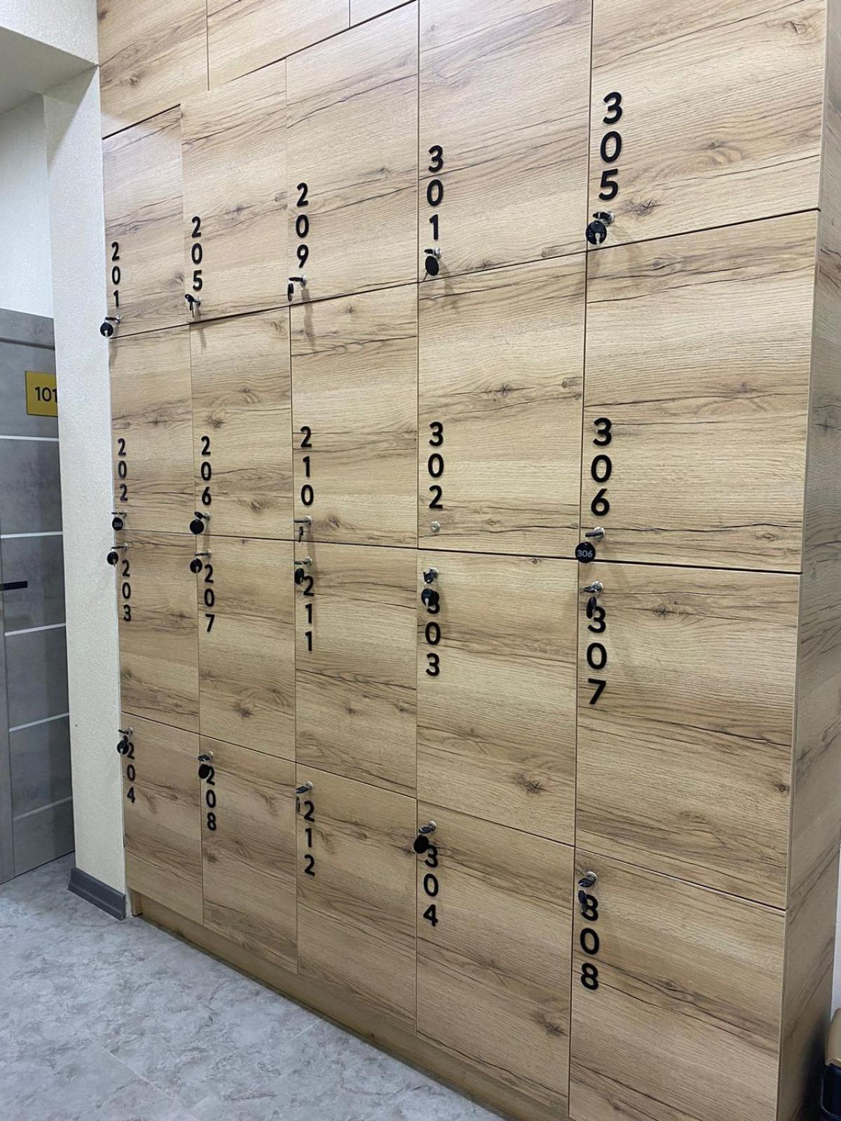 Aq Capsule Hostel Алма Ата Екстериор снимка