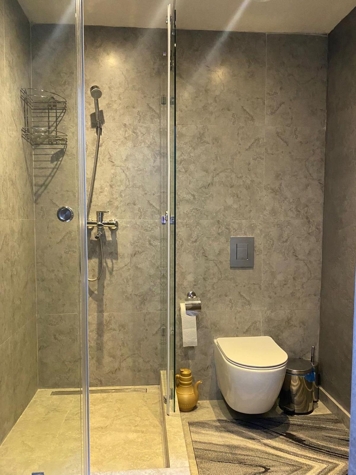 Aq Capsule Hostel Алма Ата Екстериор снимка