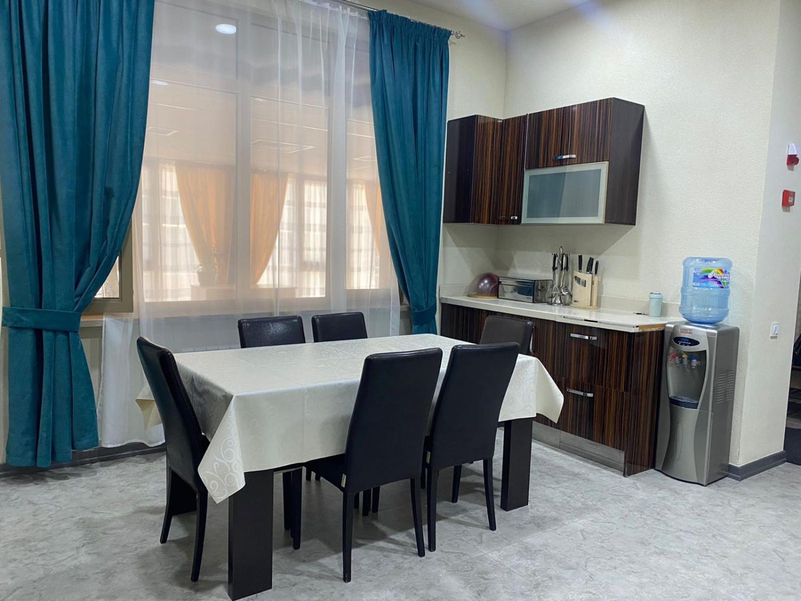Aq Capsule Hostel Алма Ата Екстериор снимка