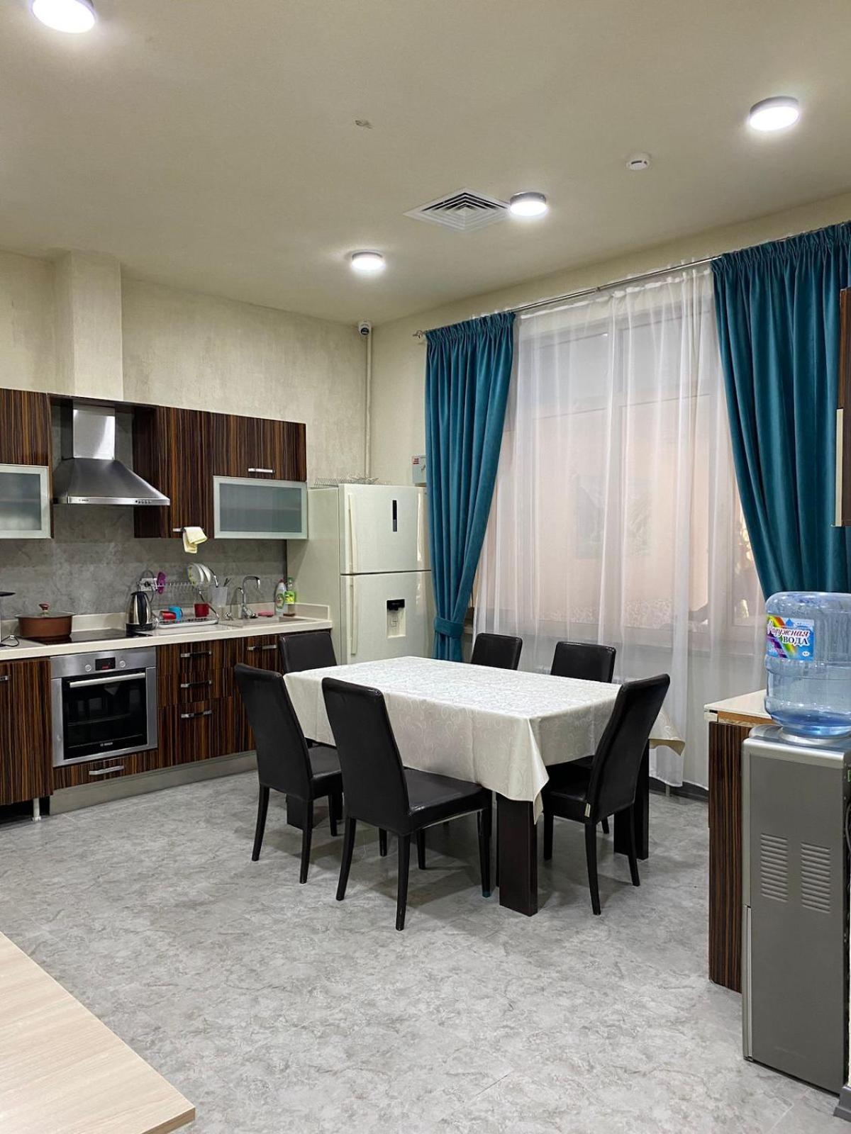 Aq Capsule Hostel Алма Ата Екстериор снимка