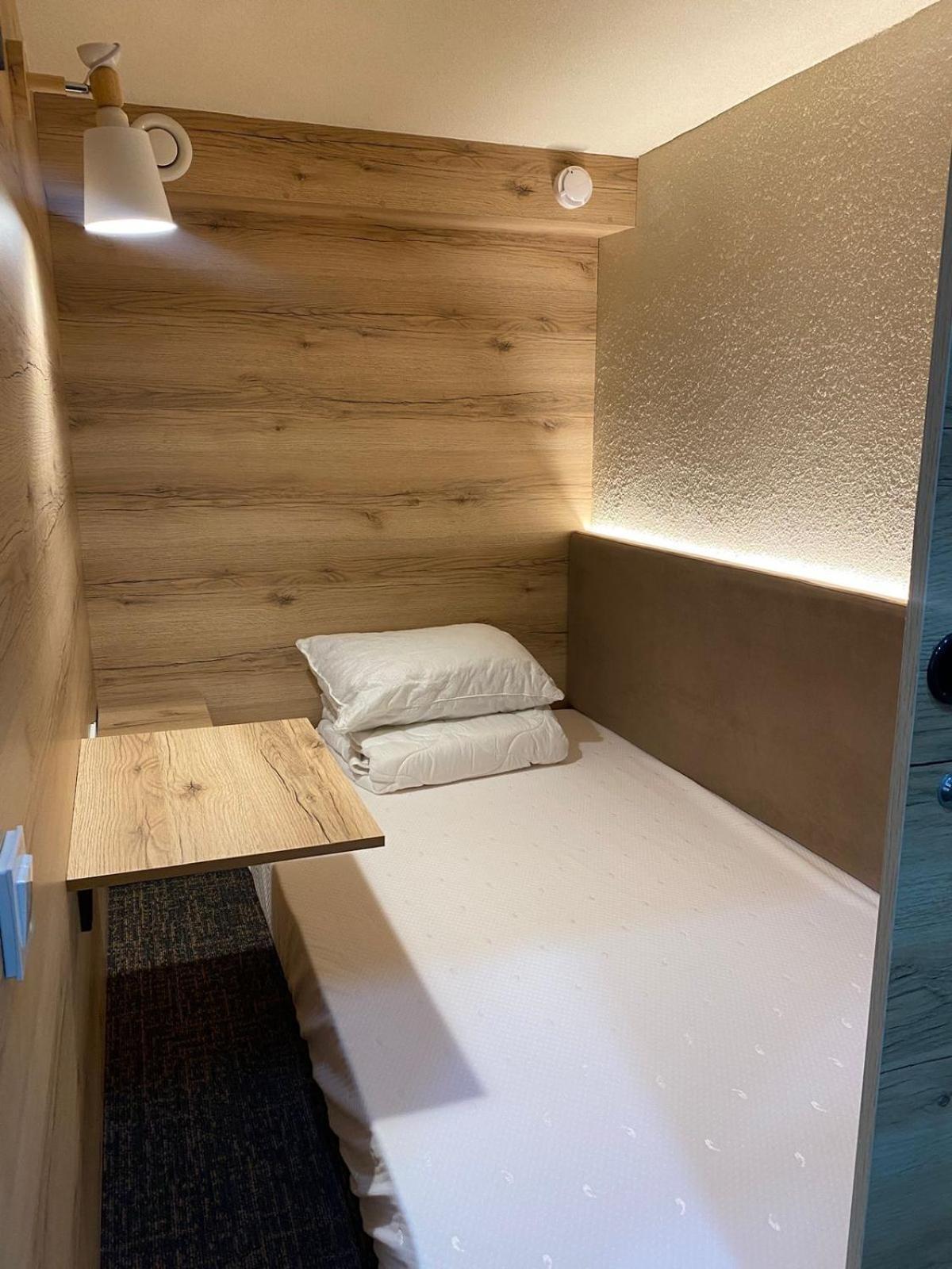 Aq Capsule Hostel Алма Ата Екстериор снимка